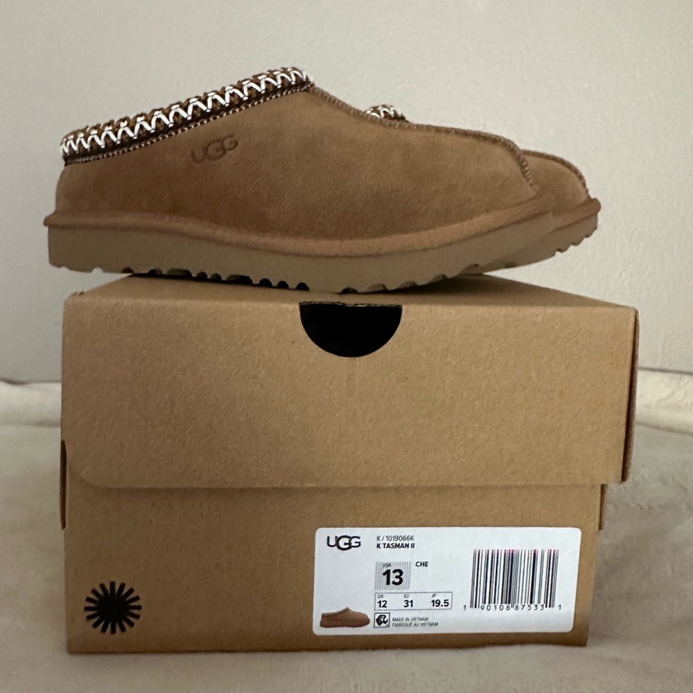UGG K TASMAN II - youth 13, brand new